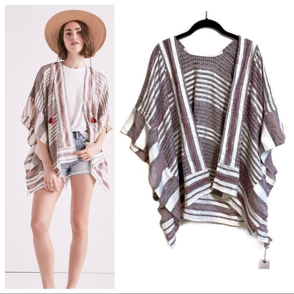 Lucky Brand Accessories - ♦️6 hour sale♦️NWT Lucky Brand  lightweight kimono